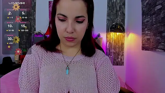 Snapshot of tatiana_sc chatting on 12/10/24, 01:33 tatiana sc online show from 12/10/24, 01:33