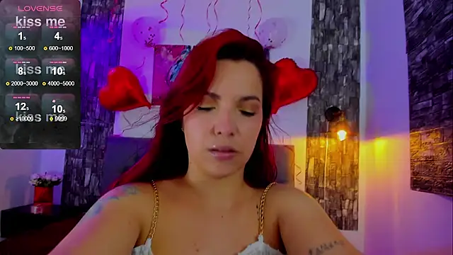 Snapshot of tatiana_sc chatting on 02/10/25, 01:22 tatiana sc online show from 02/10/25, 01:22
