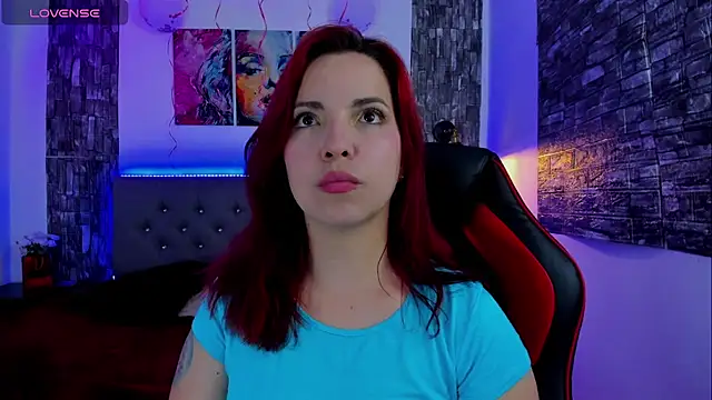 Snapshot of tatiana_sc chatting on 02/17/25, 01:21 tatiana sc online show from 02/17/25, 01:21