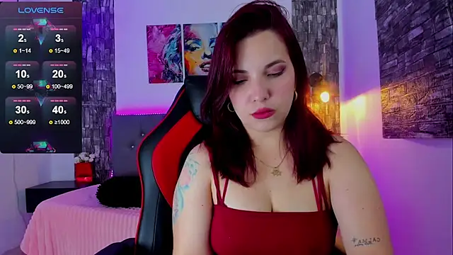 Snapshot of tatiana_sc chatting on 03/11/25, 01:23 tatiana sc online show from 03/11/25, 01:23