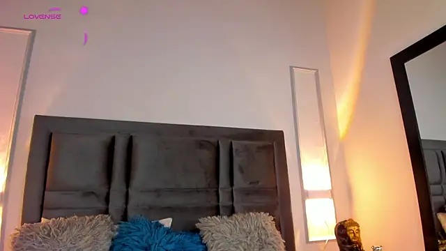 Snapshot of EmmaBecket2 chatting on 01/29/25, 03:33 EmmaBecket2 online show from 01/29/25, 03:33