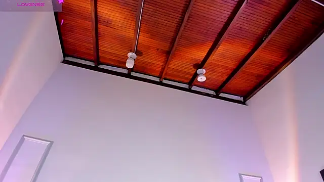 Snapshot of EmmaBecket2 chatting on 02/12/25, 06:51 EmmaBecket2 online show from 02/12/25, 06:51