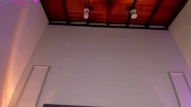 Snapshot of EmmaBecket2 chatting on 02/19/25, 07:17 EmmaBecket2 online show from 02/19/25, 07:17