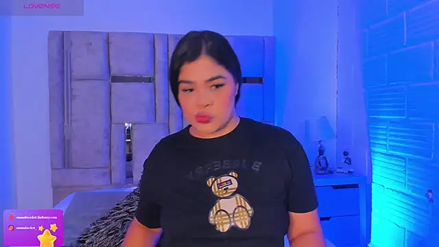 Snapshot of EmmaBecket2 chatting on 10/09/25, 12:03 EmmaBecket2 online show from 10/09/25, 12:03