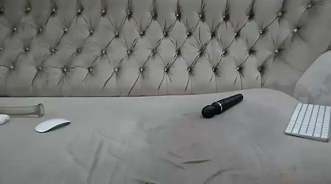 Snapshot of ElliaSquirtGirl chatting on 12/24/24, 05:05 ElliaSquirtGirl online show from 12/24/24, 05:05