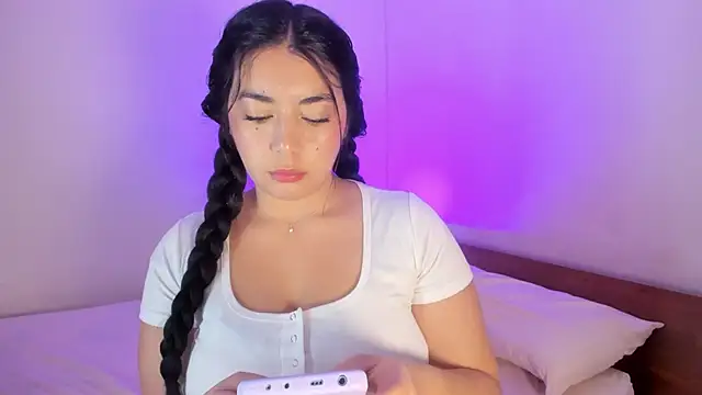 Snapshot of _kimtorres__ chatting on 04/04/26, 04:33 kimtorres online show from 04/04/26, 04:33