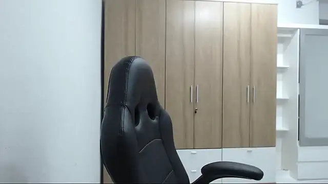 RoxanaLove9 online show from 11/27/25, 07:05