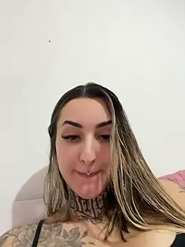 hotskinny1 online show from 05/02/26, 03:39