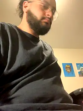 Snapshot of themasteer69 chatting on 10/24/25, 10:39 themasteer69 online show from 10/24/25, 10:39