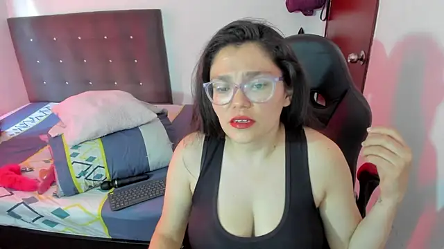 ValeriSimmons online show from 03/17/25, 09:23