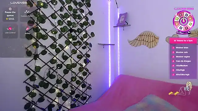 Snapshot of EmberEyes_999 chatting on 09/16/25, 07:26 EmberEyes 999 online show from 09/16/25, 07:26