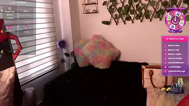 Snapshot of EmberEyes_999 chatting on 11/04/25, 08:30 EmberEyes 999 online show from 11/04/25, 08:30