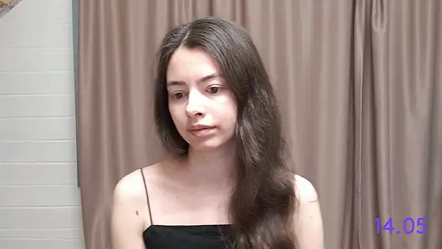 Snapshot of sweet_sweet_angel chatting on 05/14/26, 10:00 sweet sweet angel online show from 05/14/26, 10:00