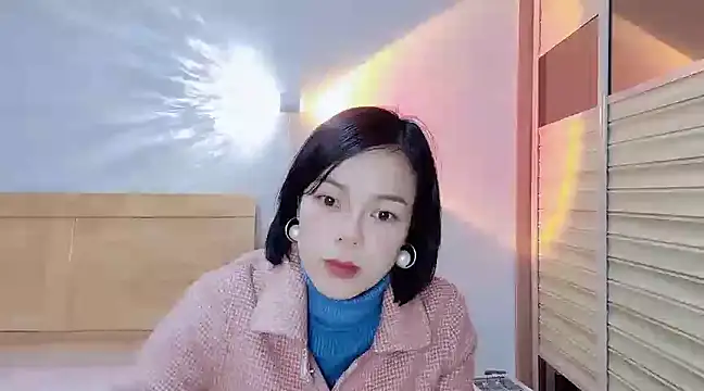 Linda-LL online show from 12/17/24, 02:33