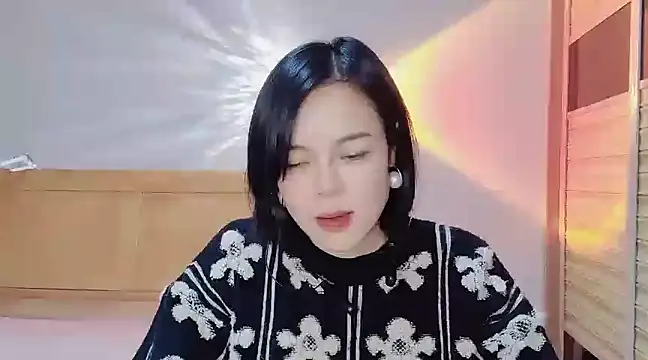 Linda-LL online show from 12/18/24, 06:21