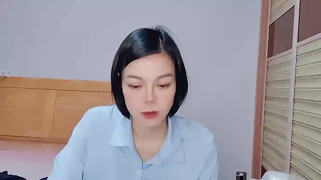 Linda-LL online show from 01/01/25, 05:01