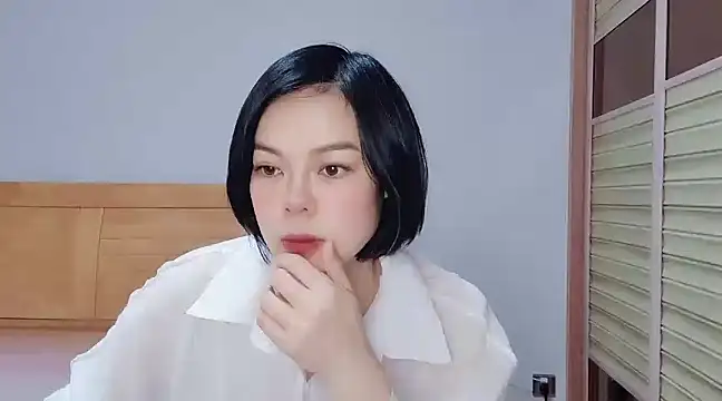 Linda-LL online show from 01/06/25, 01:42