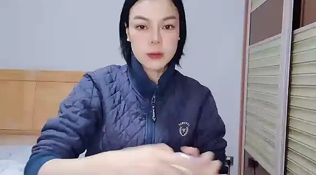 Linda-LL online show from 01/18/25, 01:19