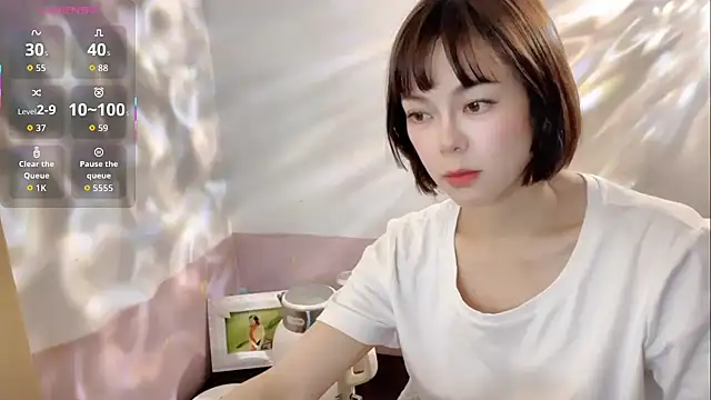 Linda-LL online show from 10/20/25, 06:03