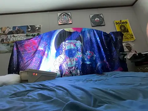 Snapshot of IvanaPlenty chatting on 11/30/25, 01:37 IvanaPlenty online show from 11/30/25, 01:37