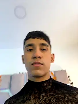 Snapshot of Thayler_jones chatting on 11/03/25, 11:33 Thayler jones online show from 11/03/25, 11:33