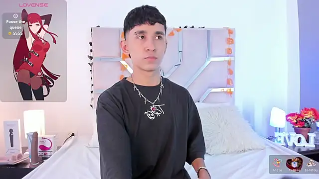 Snapshot of Thayler_jones chatting on 11/04/25, 08:30 Thayler jones online show from 11/04/25, 08:30