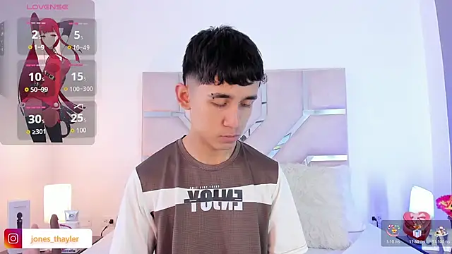 Snapshot of Thayler_jones chatting on 12/02/25, 12:10 Thayler jones online show from 12/02/25, 12:10