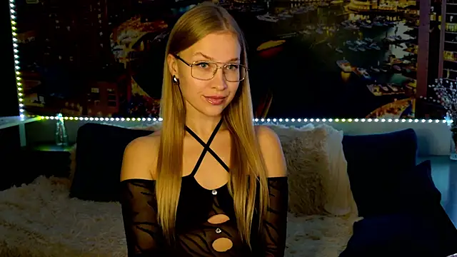 Snapshot of pusyavykusya chatting on 10/30/25, 08:20 pusyavykusya online show from 10/30/25, 08:20