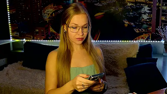 Snapshot of pusyavykusya chatting on 11/01/25, 08:00 pusyavykusya online show from 11/01/25, 08:00