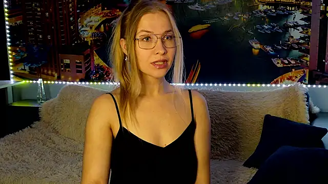 Snapshot of pusyavykusya chatting on 11/12/25, 11:21 pusyavykusya online show from 11/12/25, 11:21