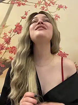 KikiWatson online show from 12/11/24, 06:20