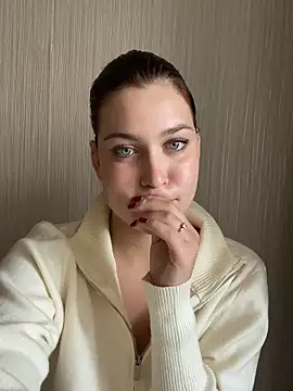 KikiWatson online show from 10/04/25, 12:36