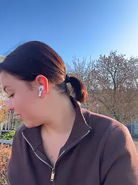 Snapshot of KikiWatson chatting on 11/17/25, 07:03 KikiWatson online show from 11/17/25, 07:03