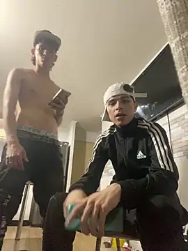 Snapshot of LatinBoysxxx chatting on 01/10/25, 05:37 LatinBoysxxx online show from 01/10/25, 05:37