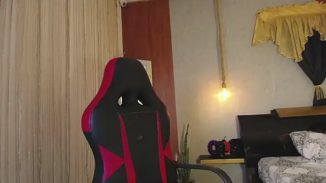 Snapshot of hera_divine chatting on 11/05/25, 10:10 hera divine online show from 11/05/25, 10:10