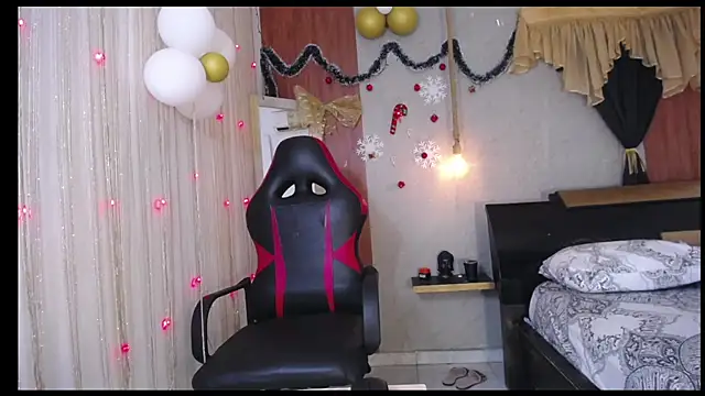 Snapshot of hera_divine chatting on 12/15/25, 11:09 hera divine online show from 12/15/25, 11:09