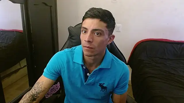 Snapshot of kv___xxx_ chatting on 09/23/25, 01:47 kv xxx online show from 09/23/25, 01:47