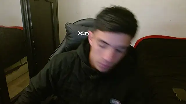 Snapshot of kv___xxx_ chatting on 09/24/25, 03:43 kv xxx online show from 09/24/25, 03:43