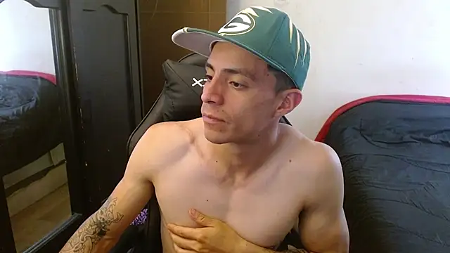 Snapshot of kv___xxx_ chatting on 09/25/25, 04:11 kv xxx online show from 09/25/25, 04:11