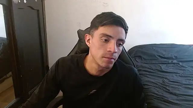 Snapshot of kv___xxx_ chatting on 09/26/25, 07:40 kv xxx online show from 09/26/25, 07:40