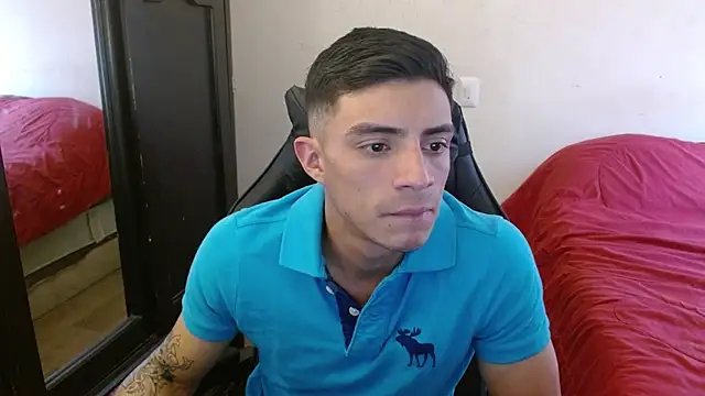 Snapshot of kv___xxx_ chatting on 10/03/25, 05:32 kv xxx online show from 10/03/25, 05:32