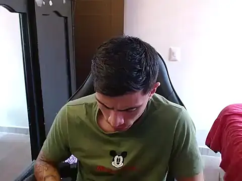 Snapshot of kv___xxx_ chatting on 10/14/25, 06:20 kv xxx online show from 10/14/25, 06:20