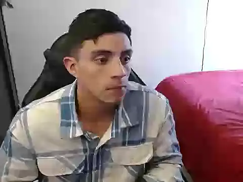 Snapshot of kv___xxx_ chatting on 10/16/25, 08:10 kv xxx online show from 10/16/25, 08:10