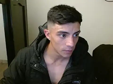 Snapshot of kv___xxx_ chatting on 10/29/25, 04:15 kv xxx online show from 10/29/25, 04:15