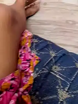 Snapshot of sneha_telugu_girl chatting on 12/07/24, 03:58 sneha telugu girl online show from 12/07/24, 03:58