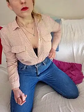 JennyCoquine online show from 11/23/25, 10:15