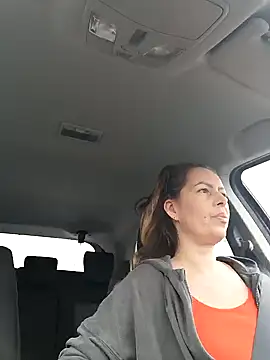 Snapshot of uber_babe chatting on 12/29/24, 01:06 uber babe online show from 12/29/24, 01:06