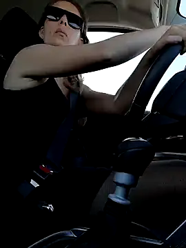 Snapshot of uber_babe chatting on 02/11/25, 10:48 uber babe online show from 02/11/25, 10:48