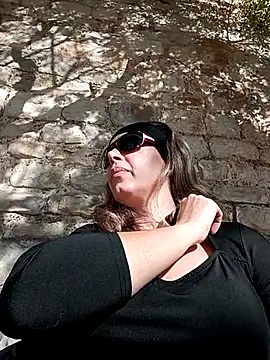 Snapshot of uber_babe chatting on 12/02/25, 11:37 uber babe online show from 12/02/25, 11:37