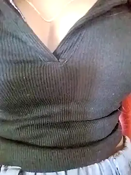 Snapshot of Esha_Babyy chatting on 12/23/24, 03:01 Esha Babyy online show from 12/23/24, 03:01